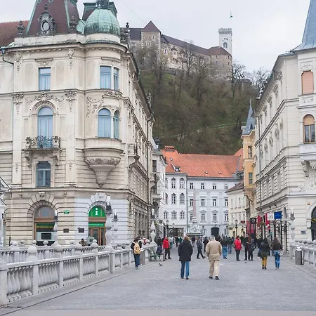 アパート Sweet 16